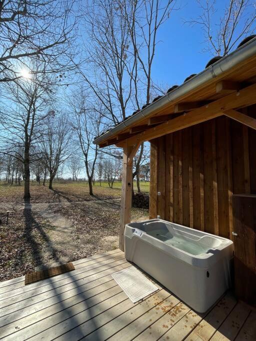 Dome Insolite Lichen Jacuzzi Et Petits-Dejeuners Inclus Gondrin Экстерьер фото